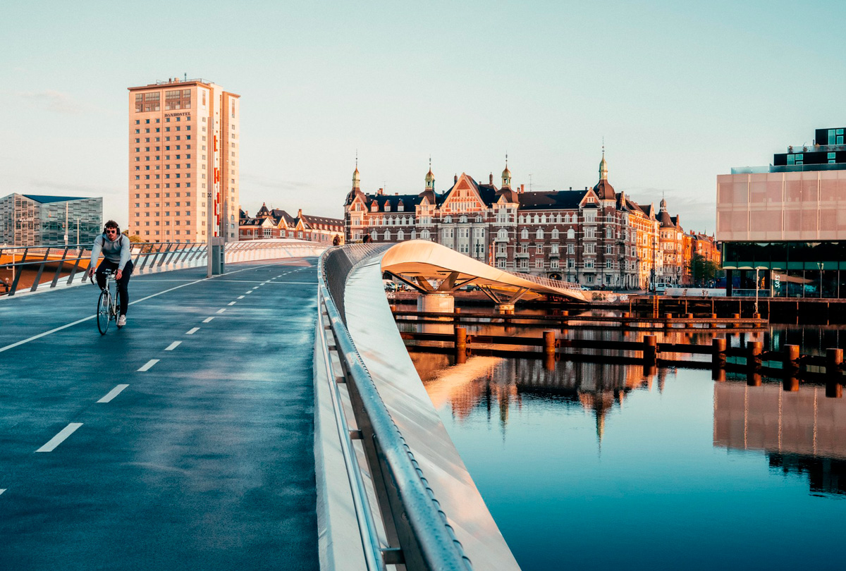 Bike-city---photo-credits-VisitCopenhagen-24-large.jpg